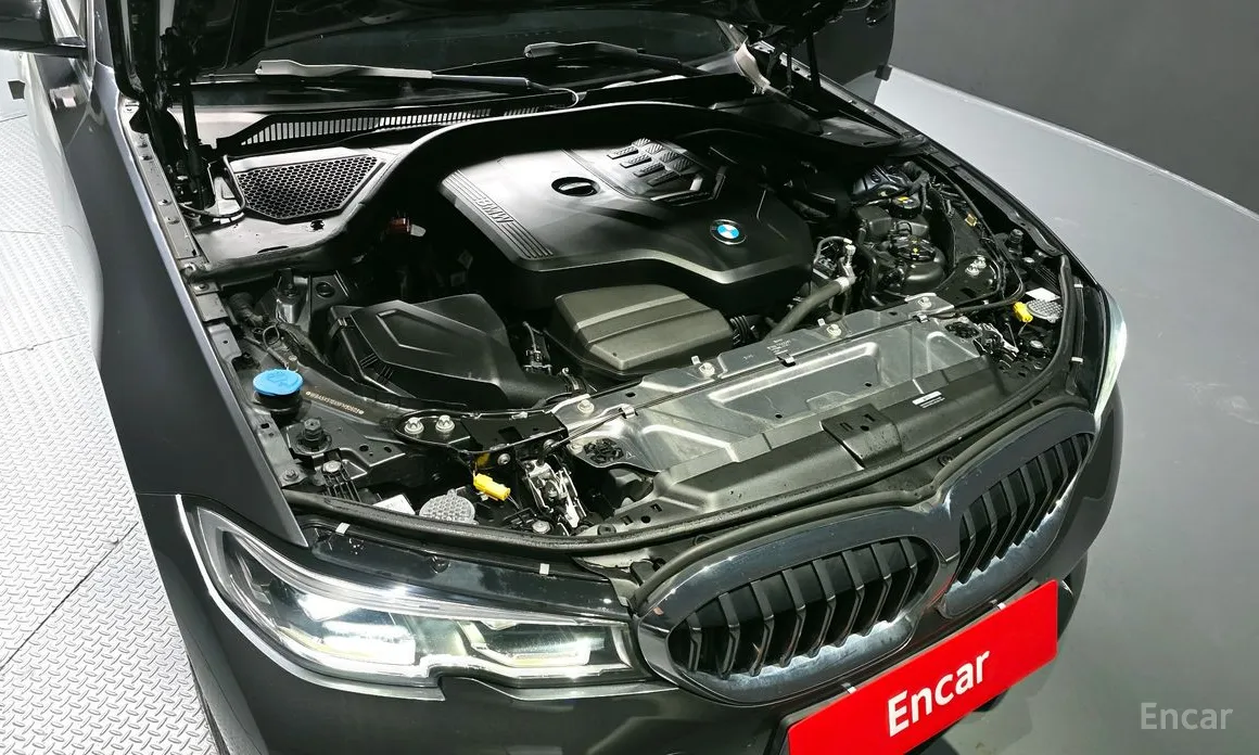 Photo 6 - BMW 3 Series