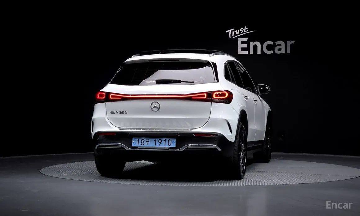 Фото 4 - Mercedes-Benz EQA