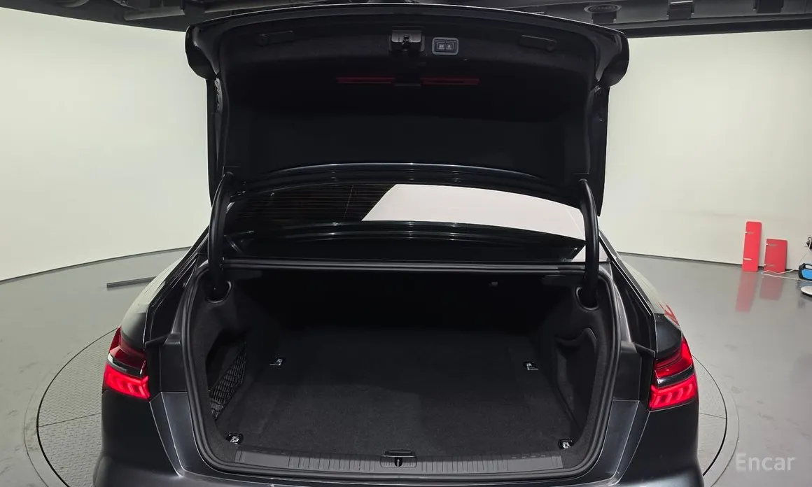 Фото 20 - Audi A6