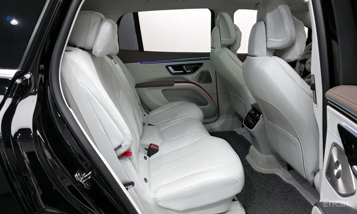 Фото 12 - Mercedes-Benz EQS