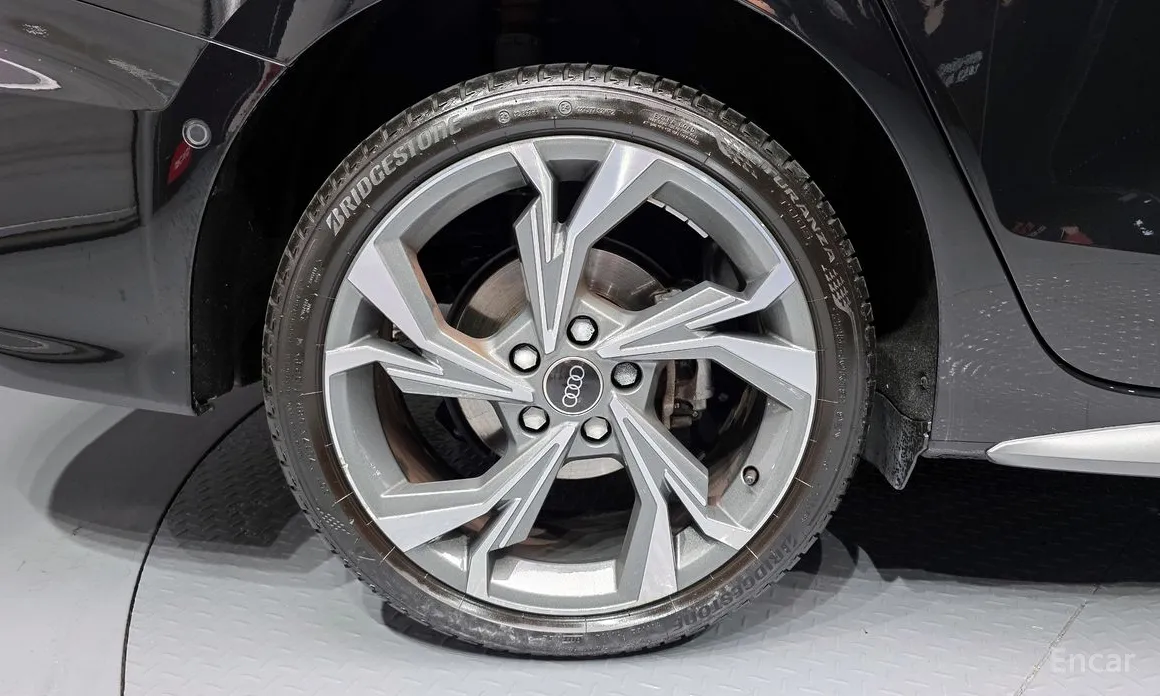 Фото 5 - Audi A3