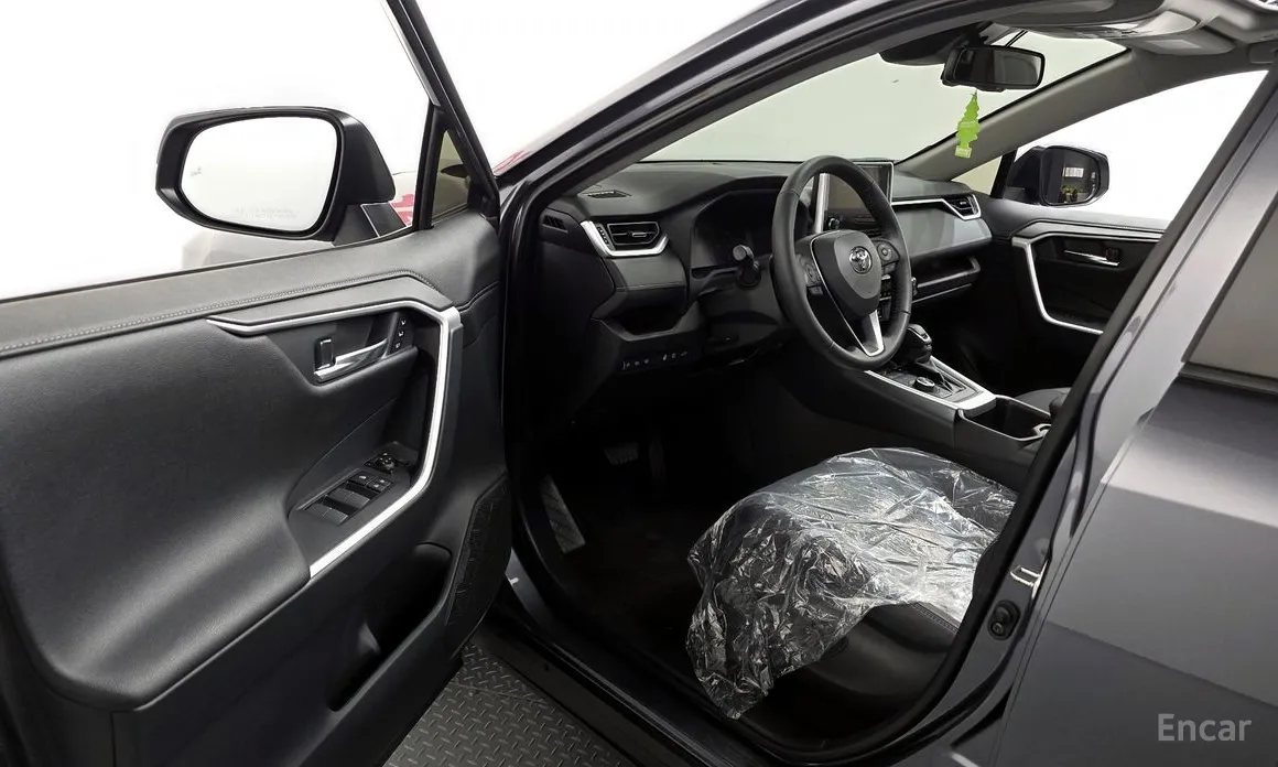 Фото 10 - Toyota RAV4