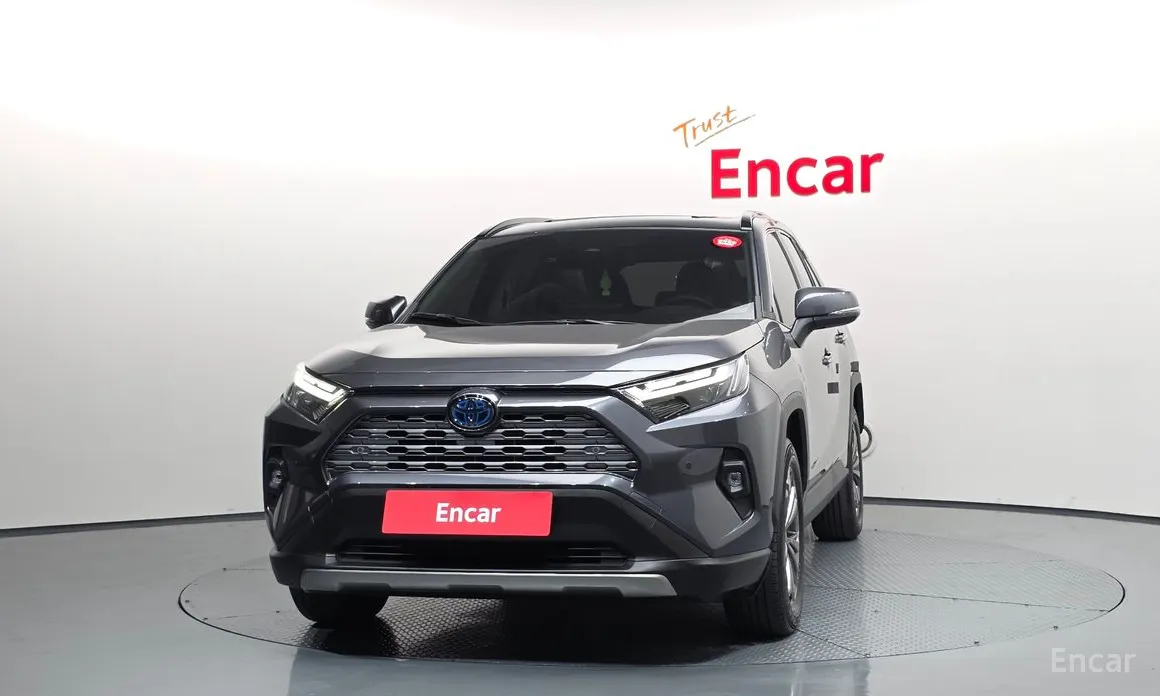 Фото 3 - Toyota RAV4