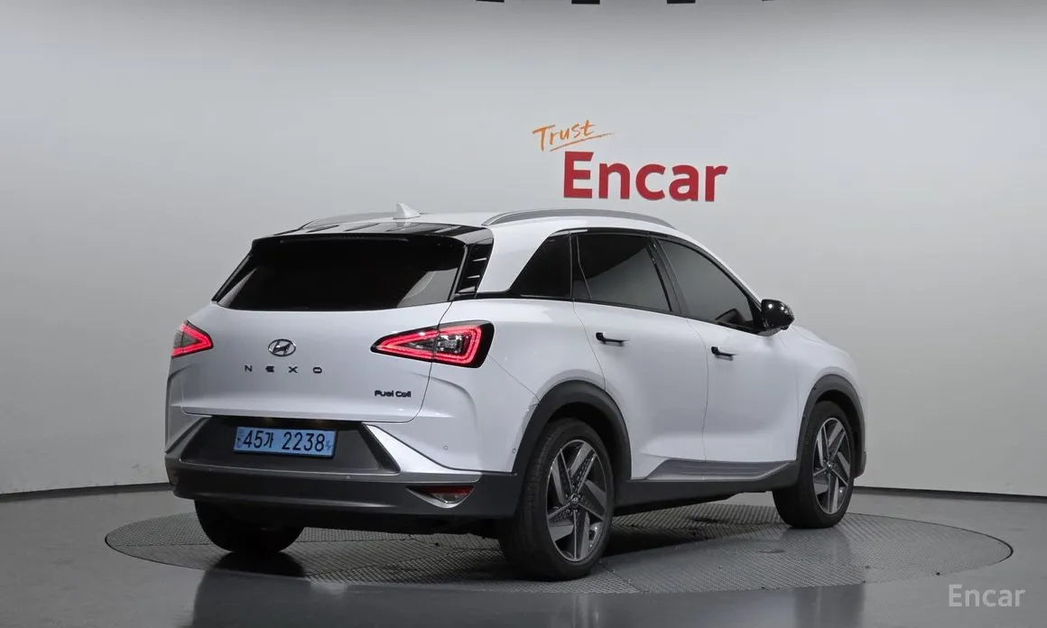 Фото 2 - Hyundai Nexo