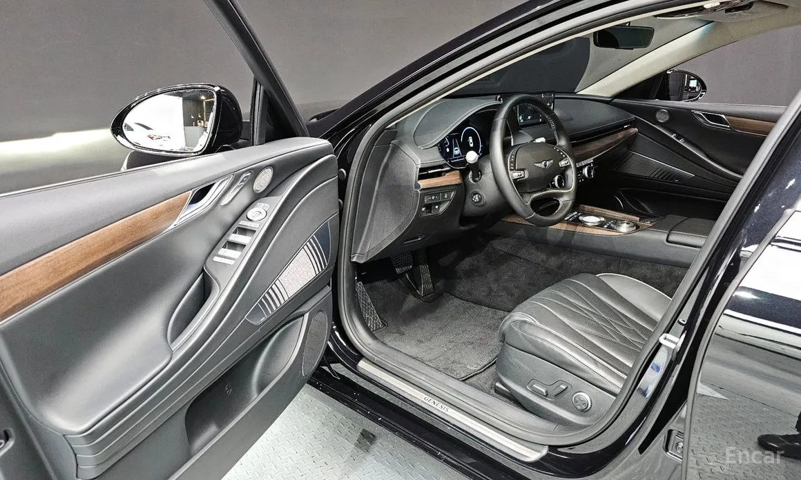 Фото 10 - Genesis G80