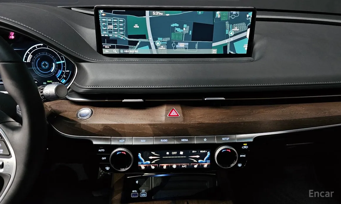 Фото 14 - Genesis G80