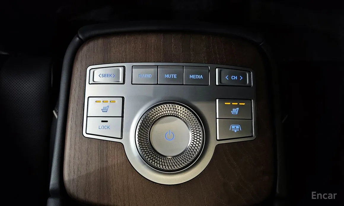 Фото 19 - Genesis G80