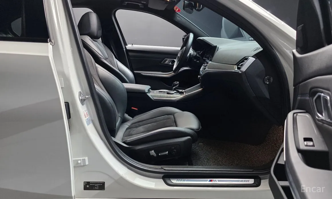 Photo 10 - BMW 3 Series