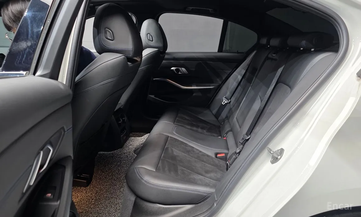 Photo 12 - BMW 3 Series