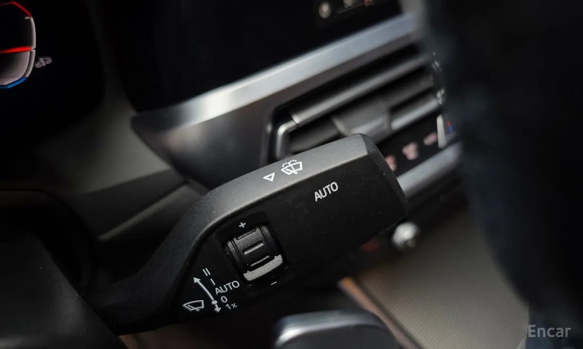 Photo 17 - BMW 3 Series