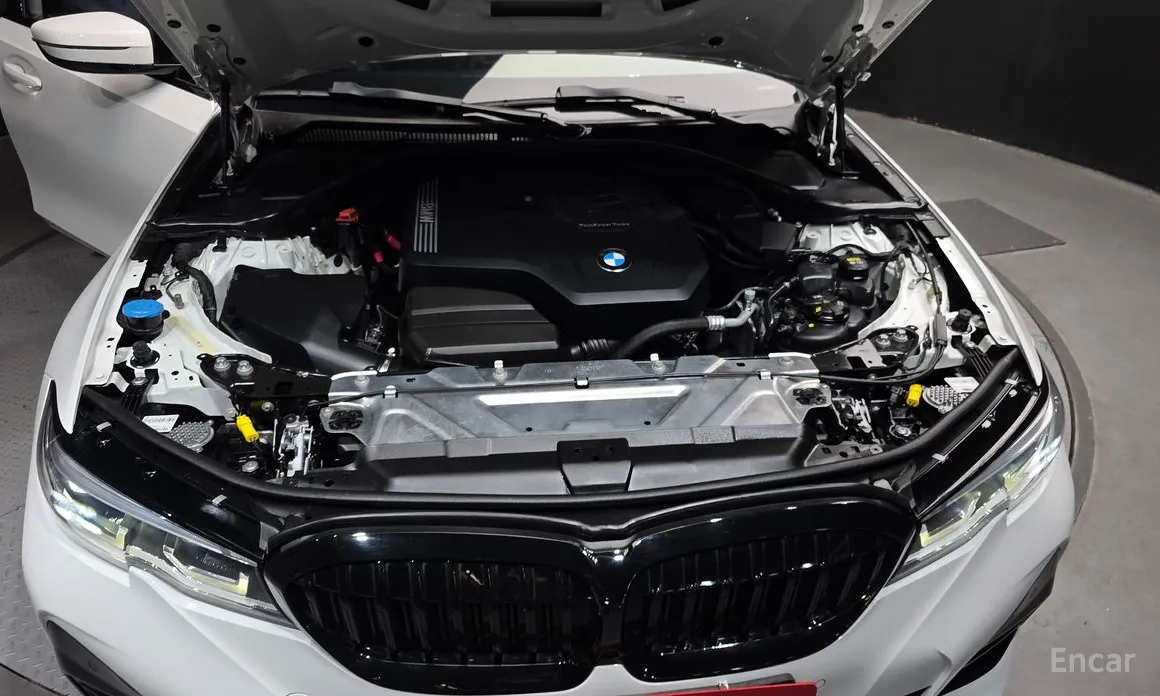 Photo 6 - BMW 3 Series