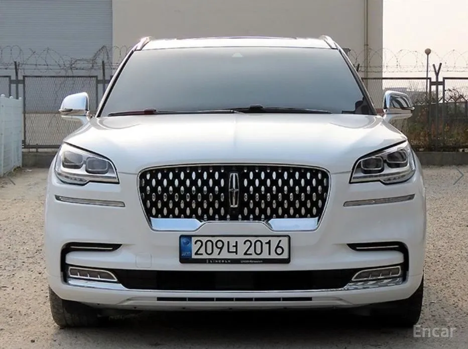 Фото 1 - Lincoln Aviator