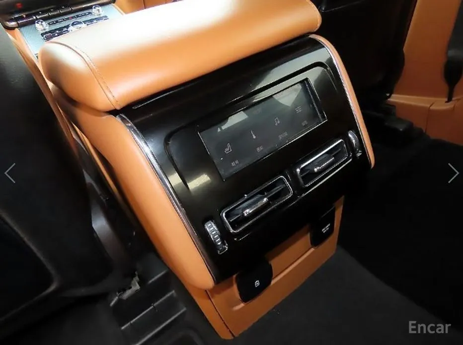 Фото 15 - Lincoln Aviator