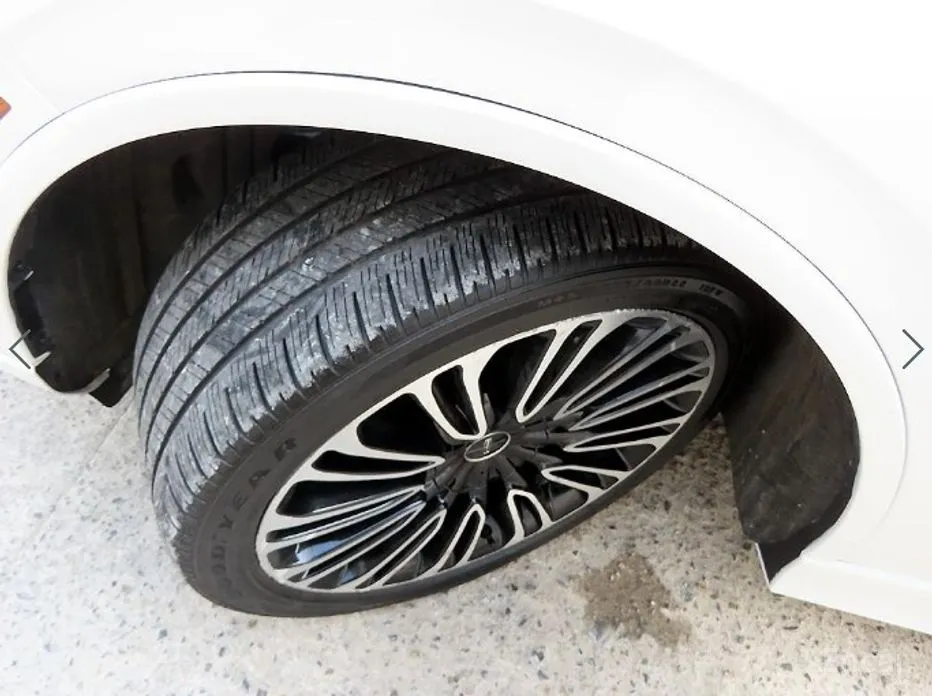 Фото 20 - Lincoln Aviator