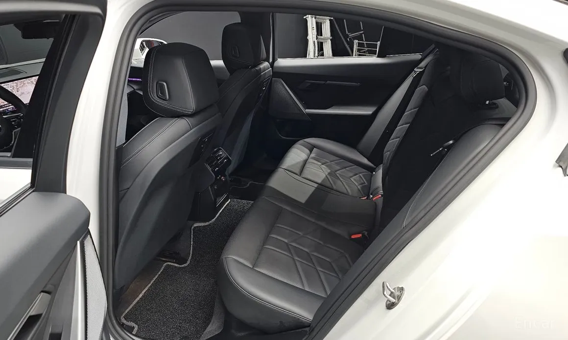 Фото 12 - BMW 5 Series