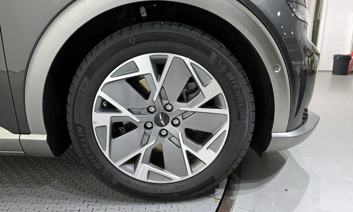 Фото 5 - Genesis GV60