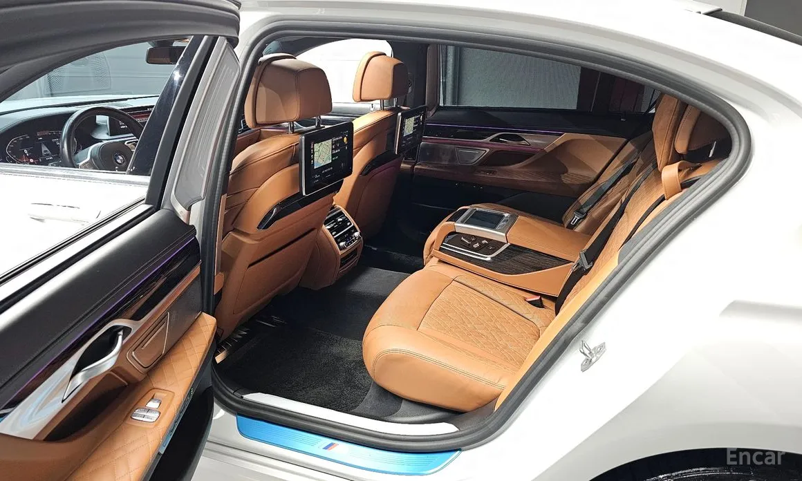 Фото 11 - BMW 7 Series