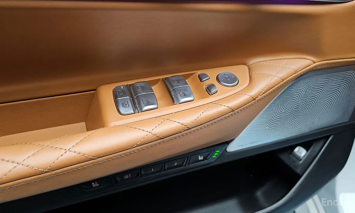 Фото 14 - BMW 7 Series