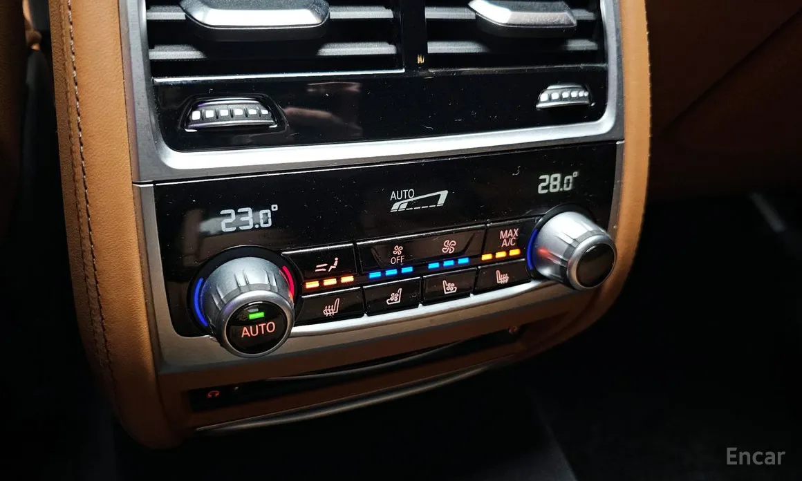 Фото 17 - BMW 7 Series