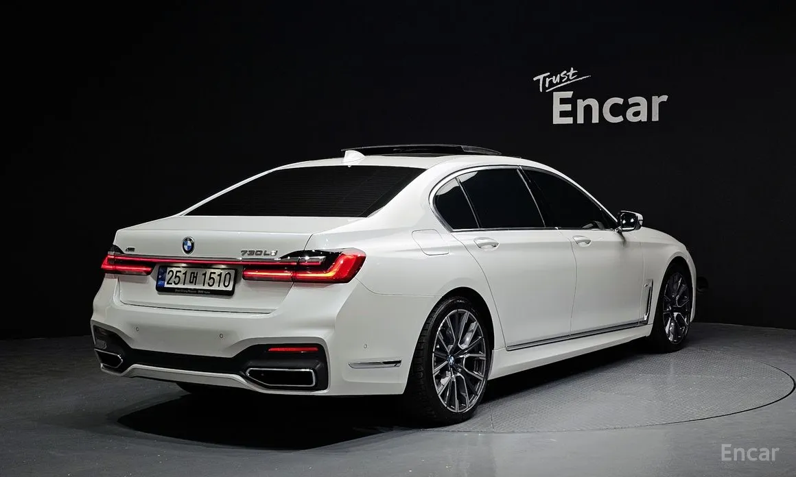 Фото 2 - BMW 7 Series