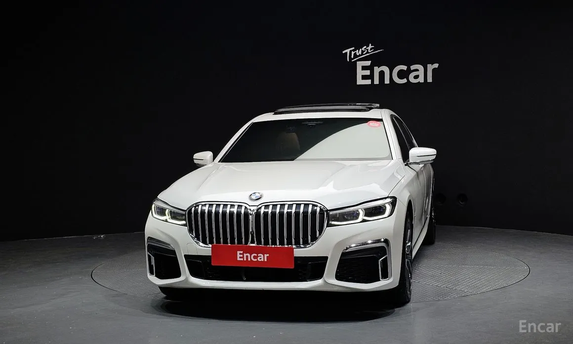 Фото 3 - BMW 7 Series