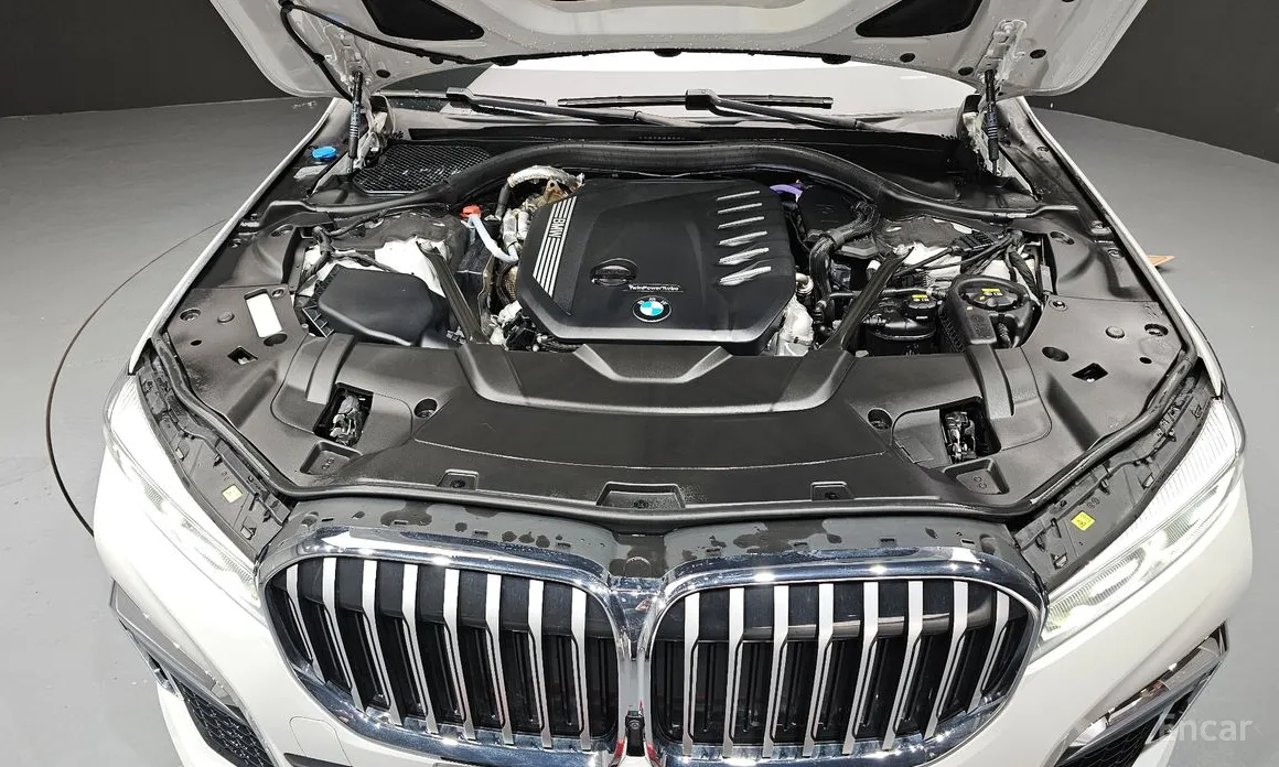 Фото 6 - BMW 7 Series