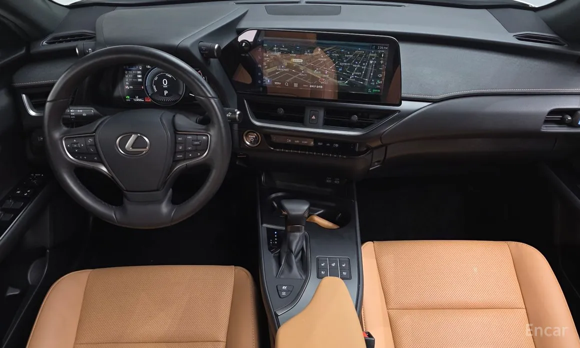 Фото 7 - Lexus UX