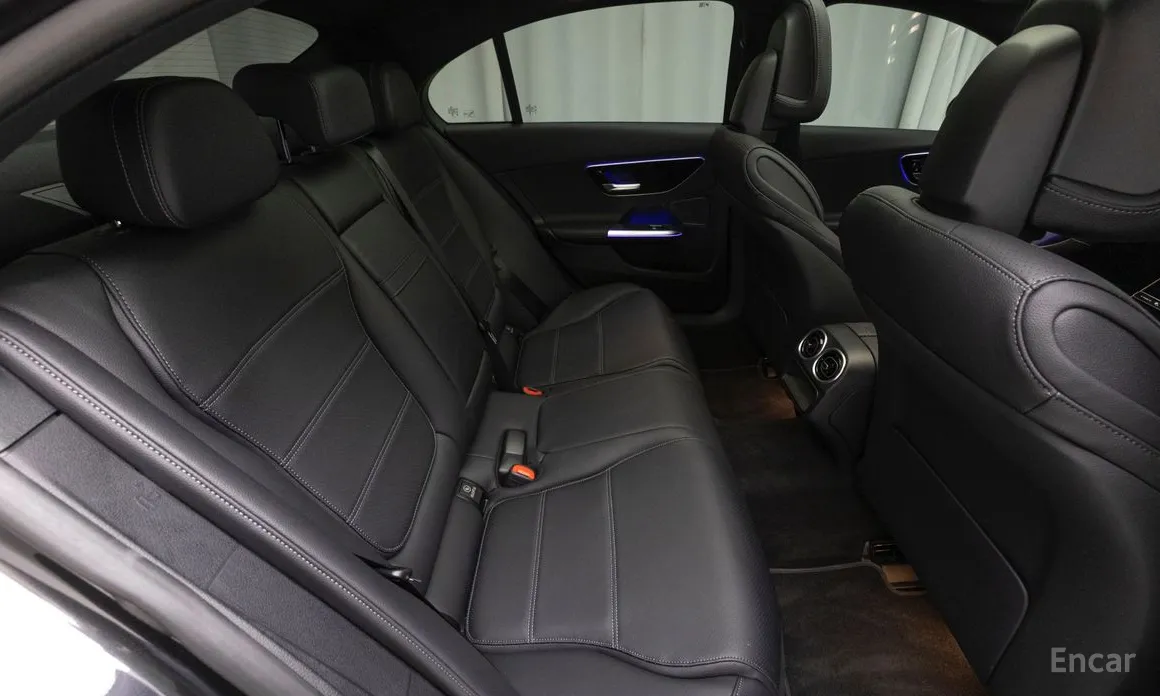 Фото 10 - Mercedes-Benz C-Class