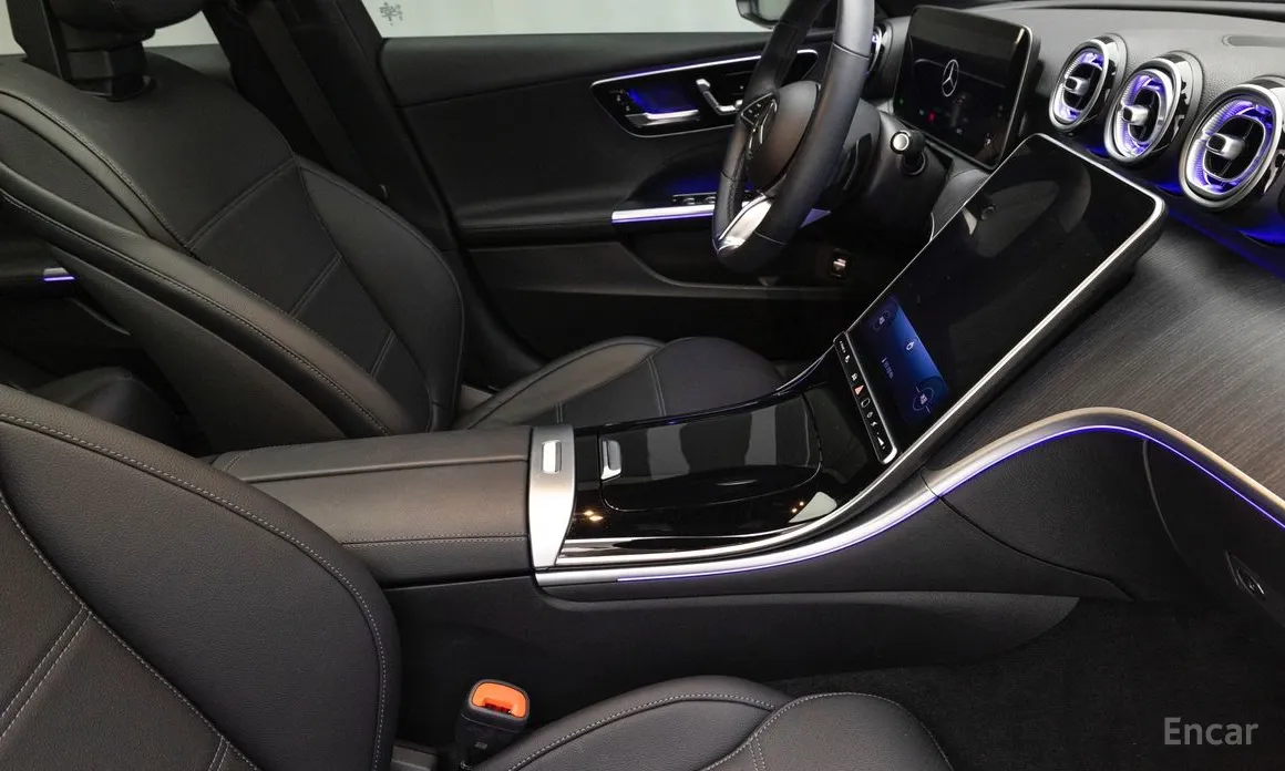 Фото 13 - Mercedes-Benz C-Class