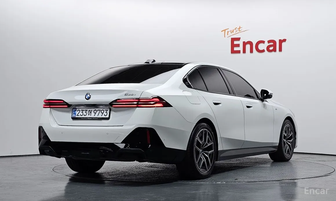 Фото 2 - BMW 5 Series