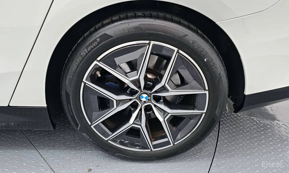 Фото 5 - BMW 5 Series