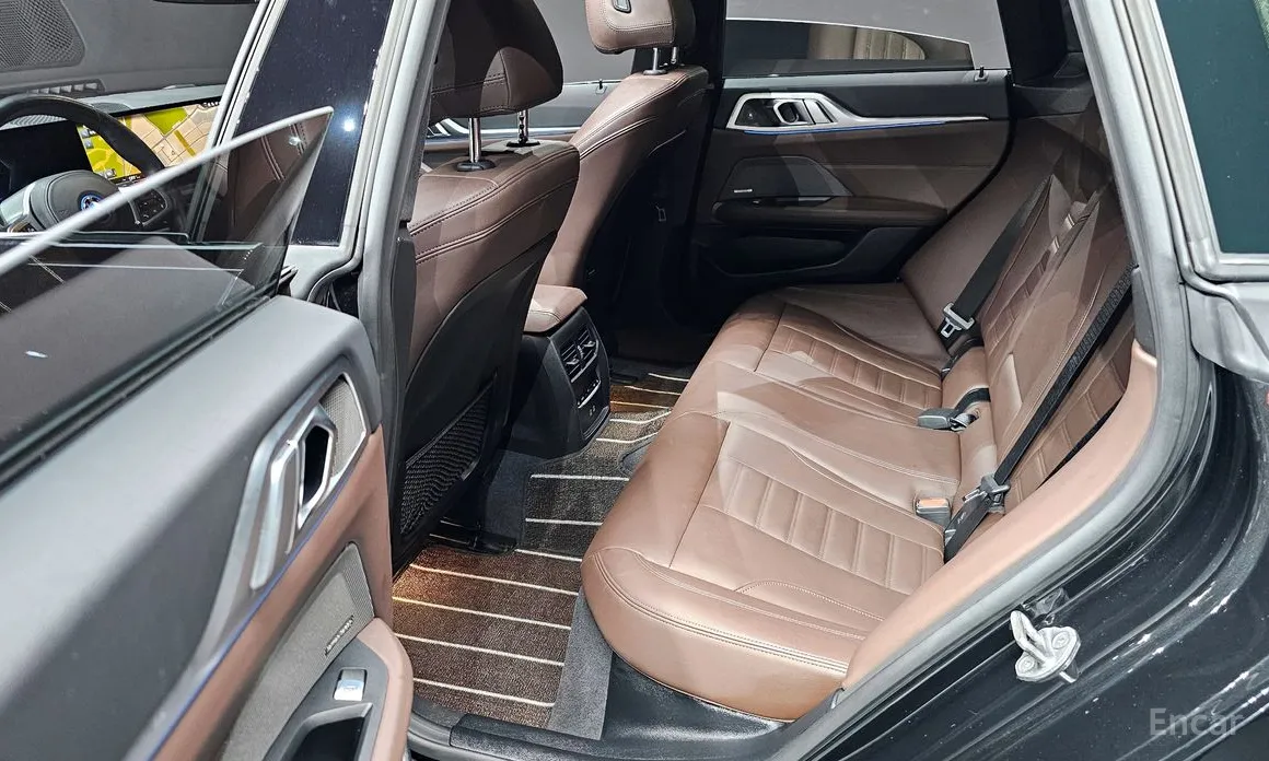 Фото 12 - BMW i4