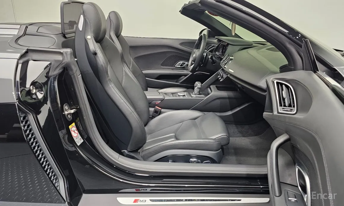 Фото 11 - Audi R8