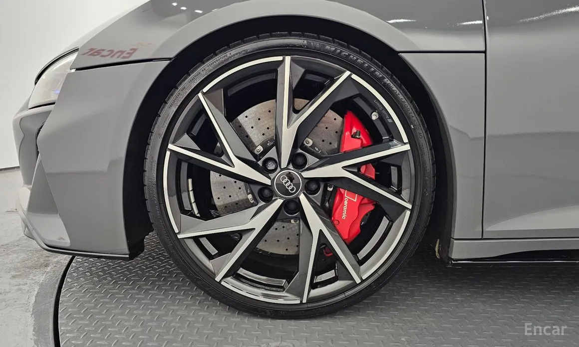 Фото 5 - Audi R8