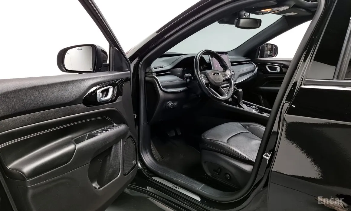 Фото 10 - Jeep Compass