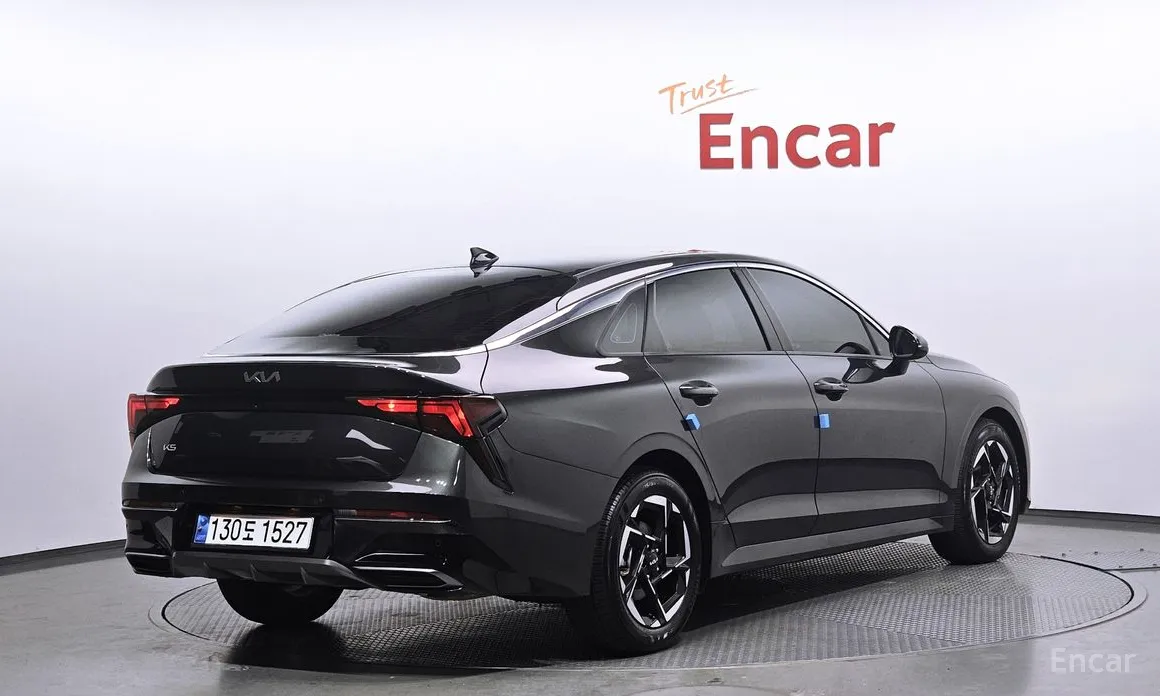 Photo 2 - Kia K5