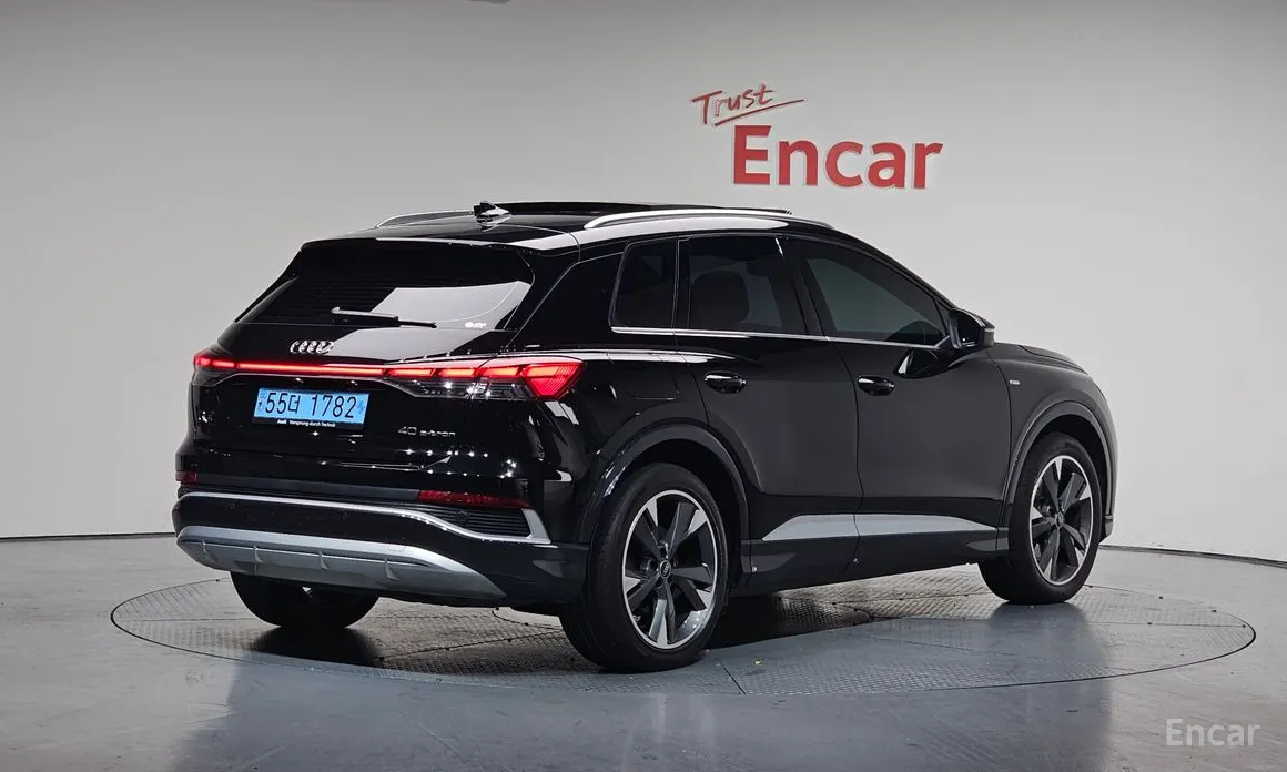 Фото 2 - Audi Q4 e-tron