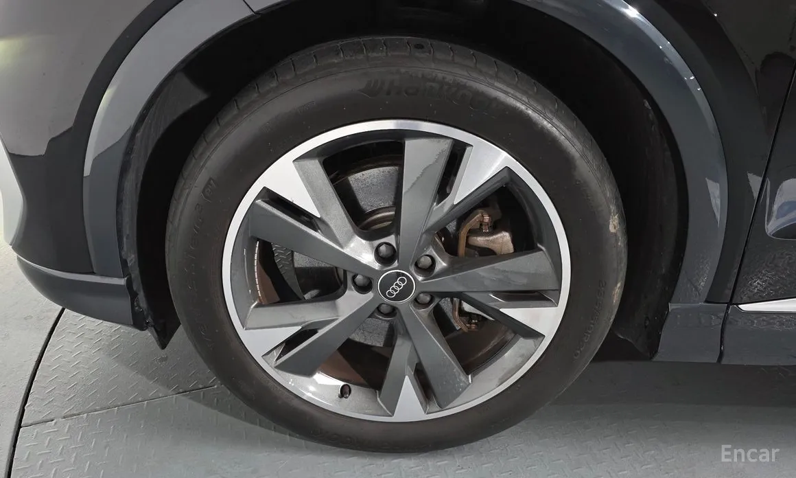 Фото 5 - Audi Q4 e-tron