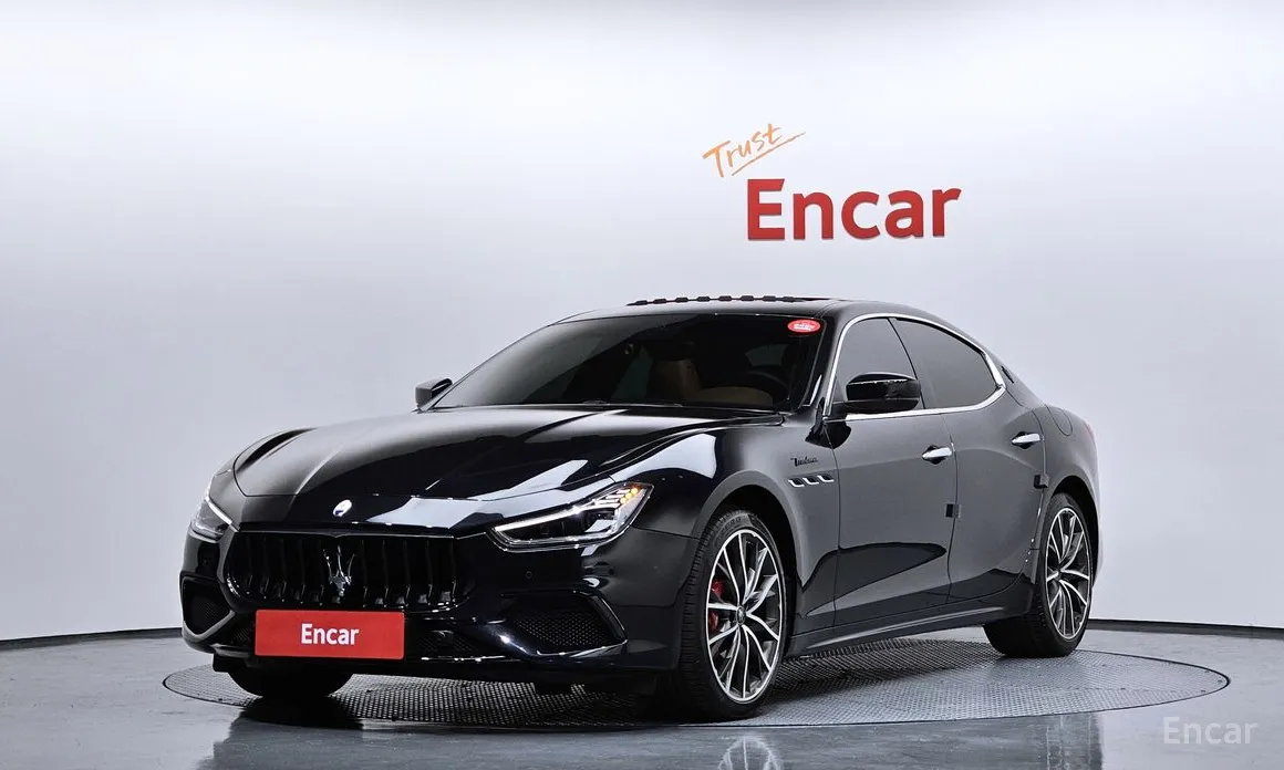 Фото 1 - Maserati Ghibli