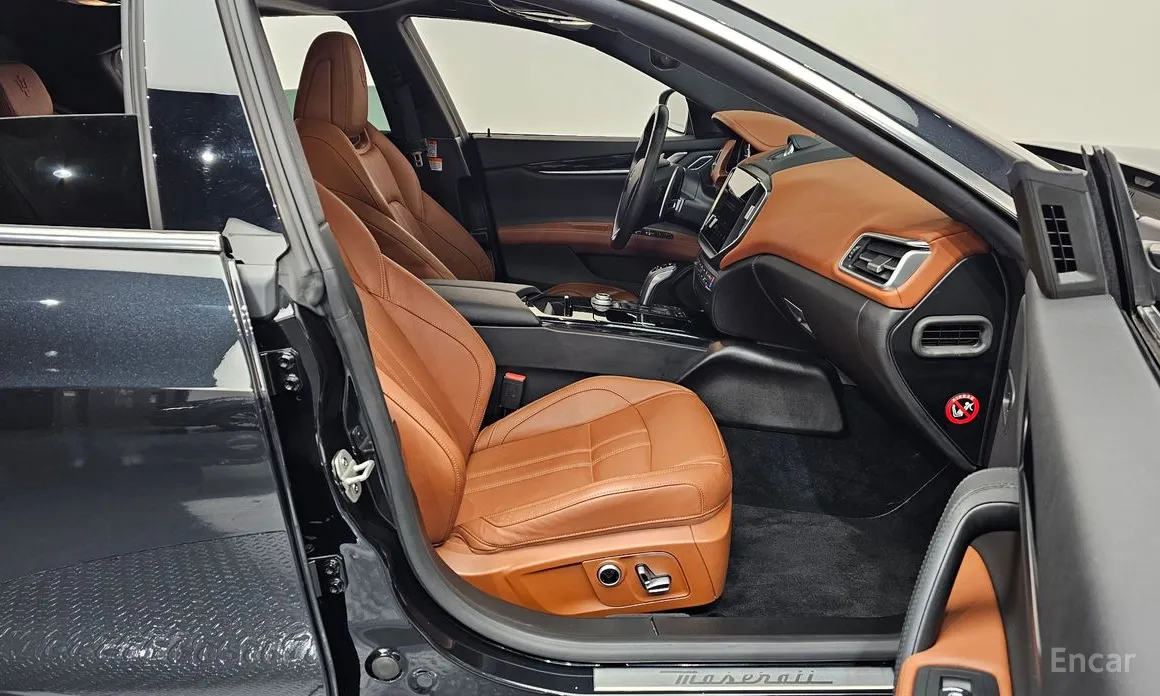 Фото 11 - Maserati Ghibli