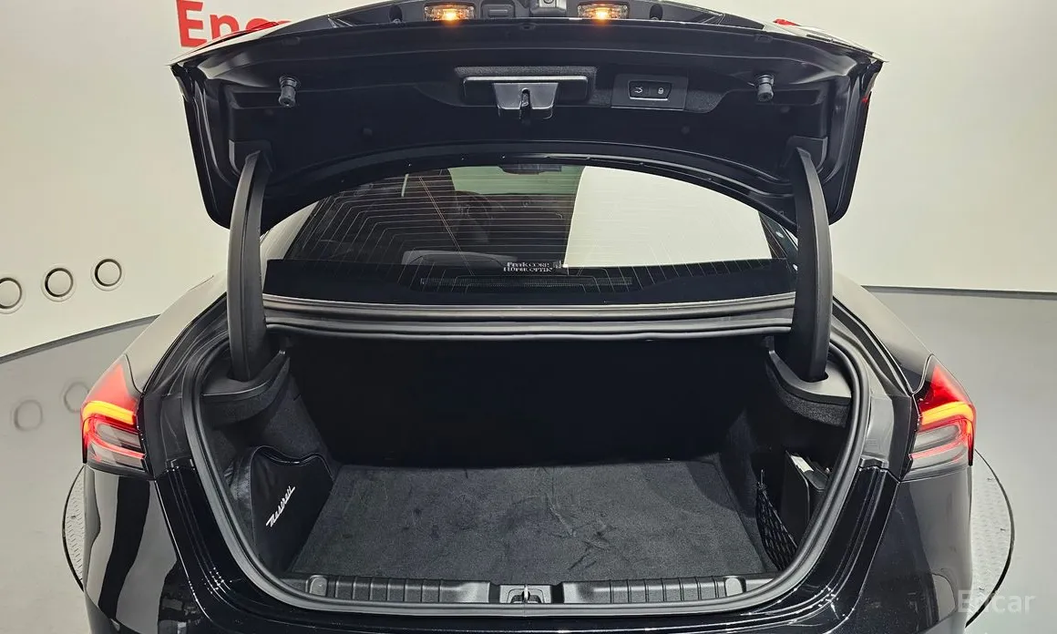 Фото 20 - Maserati Ghibli