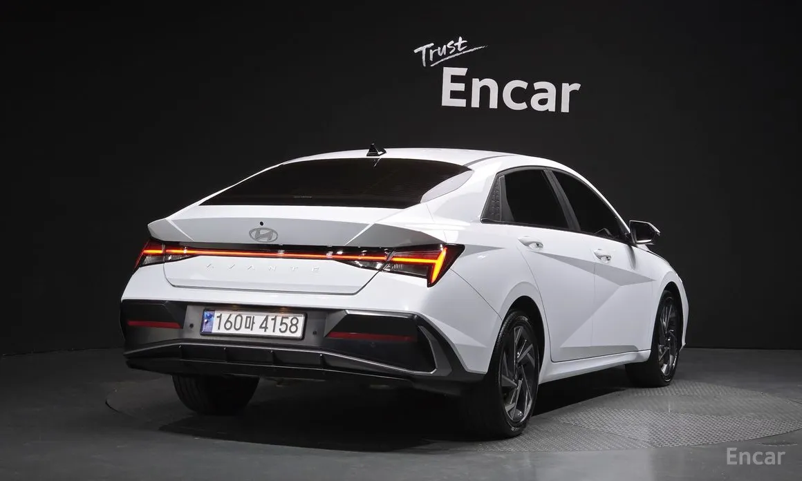 Фото 2 - Hyundai Avante