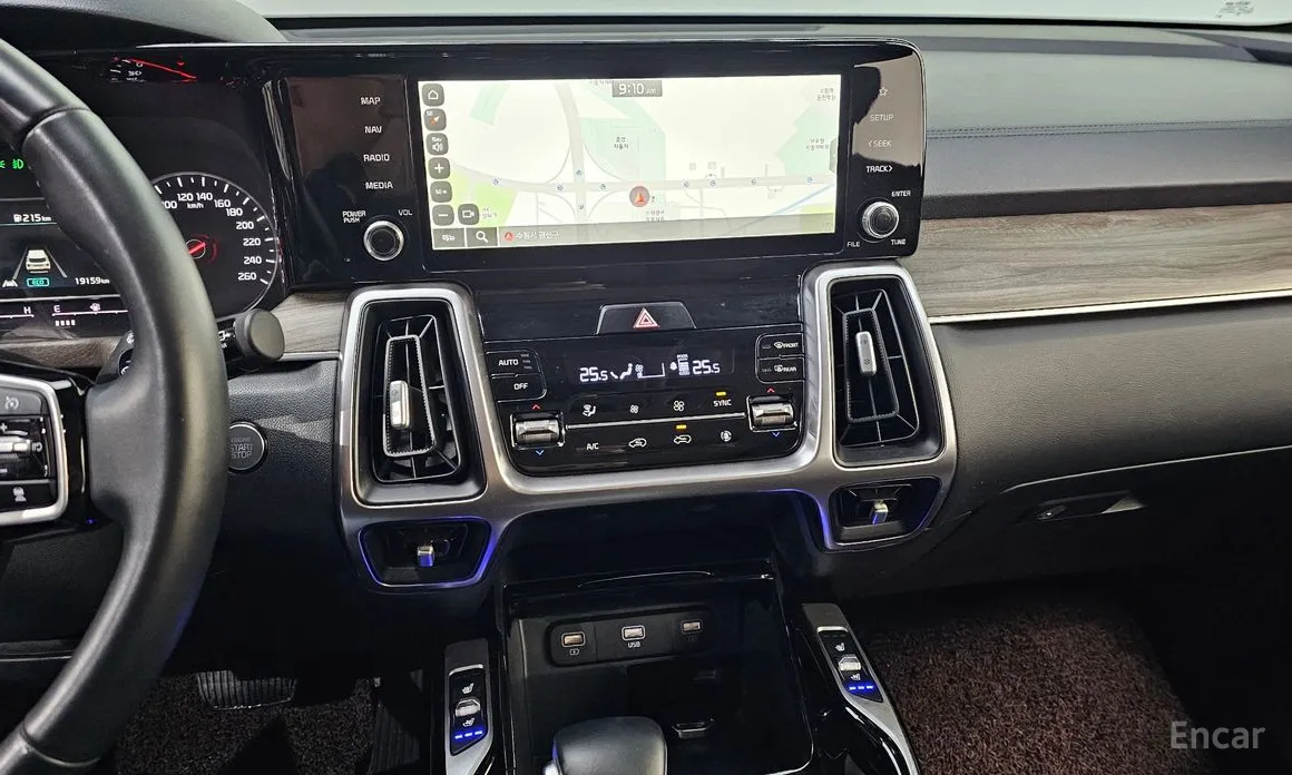 Фото 14 - Kia Sorento