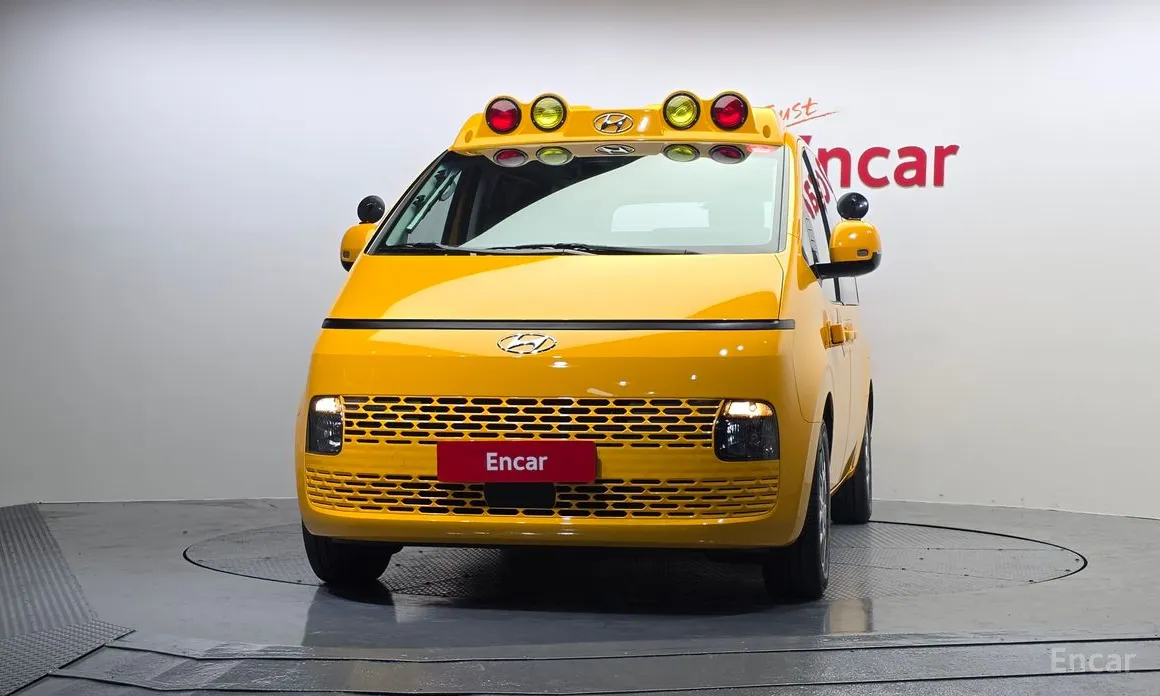 Фото 3 - Hyundai Staria