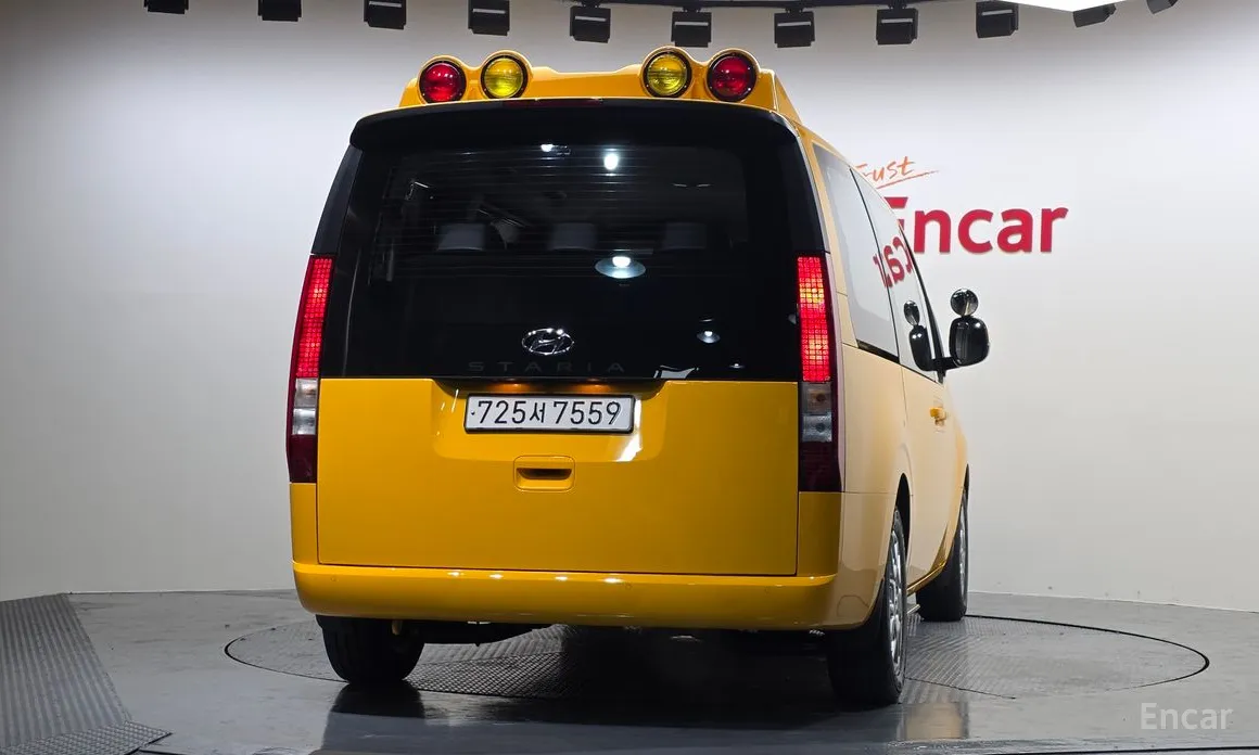 Фото 4 - Hyundai Staria