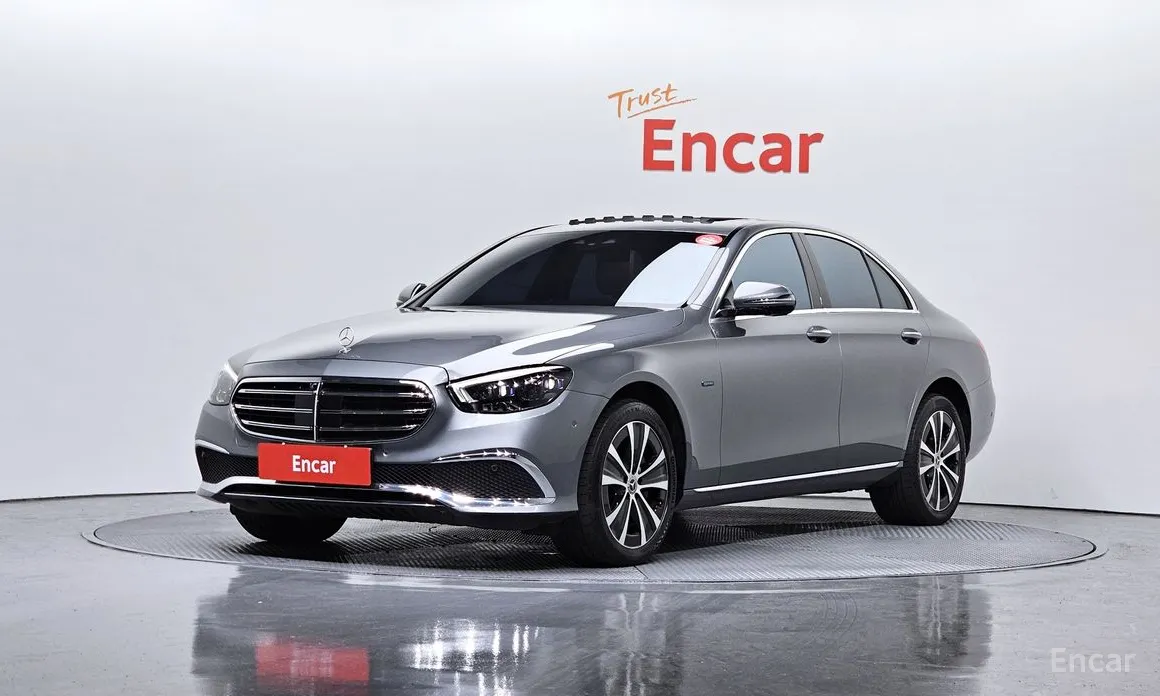 Фото 1 - Mercedes-Benz E-Class