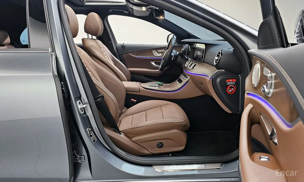 Фото 10 - Mercedes-Benz E-Class