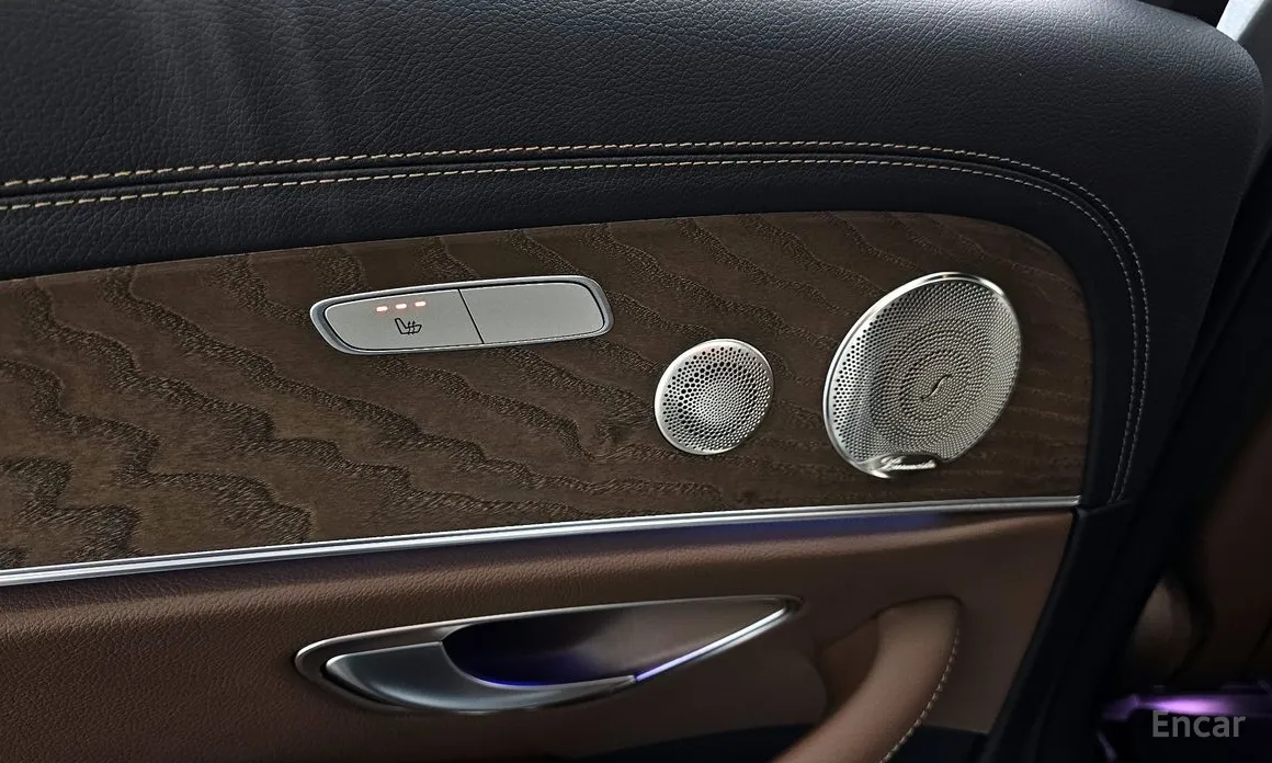 Фото 18 - Mercedes-Benz E-Class