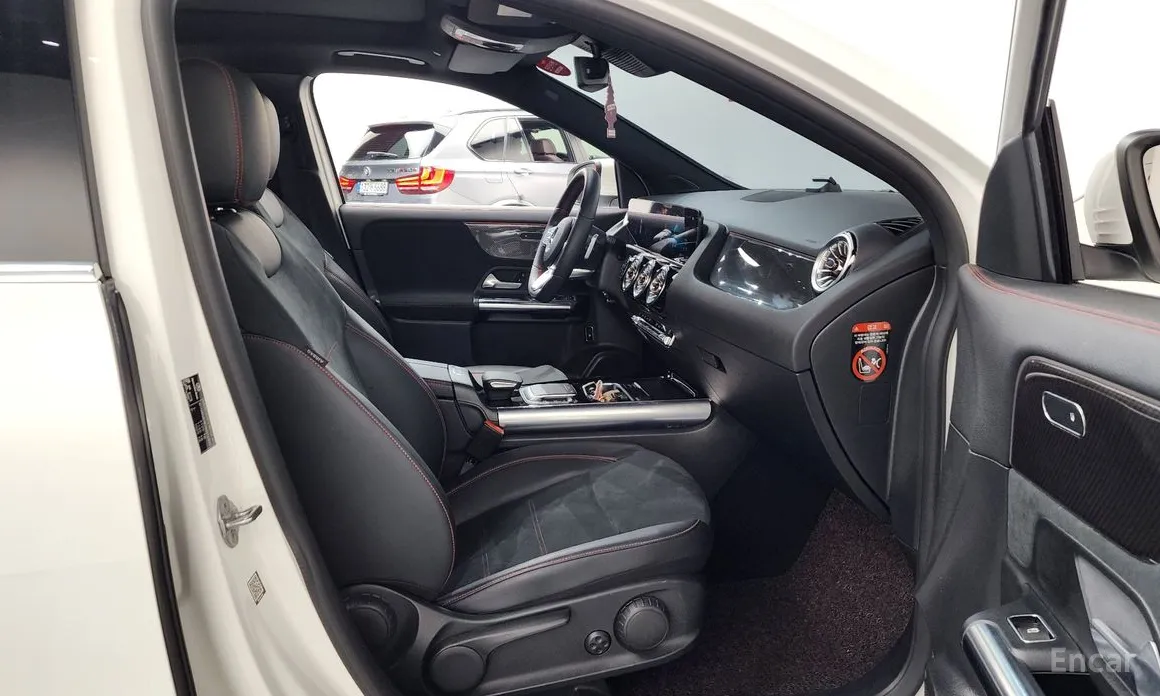 Фото 11 - Mercedes-Benz GLA-Class