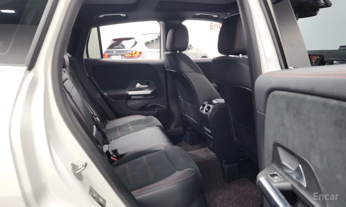 Фото 12 - Mercedes-Benz GLA-Class